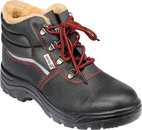 Trzewiki  posiada stalowy podnosek i stalową wkładkę antyprzebiciową.