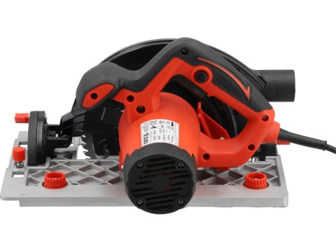 Pilarka YATO z głębokością cięcia 66 mm i obrotami 5500 min⁻¹.