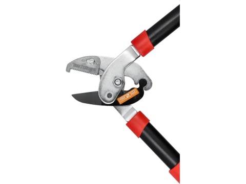 Sekator teleskopowy Yato YT-8840 do konarów – regulowana długość 640–885 mm, ostrze kowadełkowe.