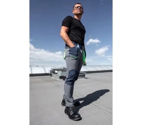 Klasyczny czarny męski  t-shirt roboczy z serii Outdoor dla profesjonalistów.