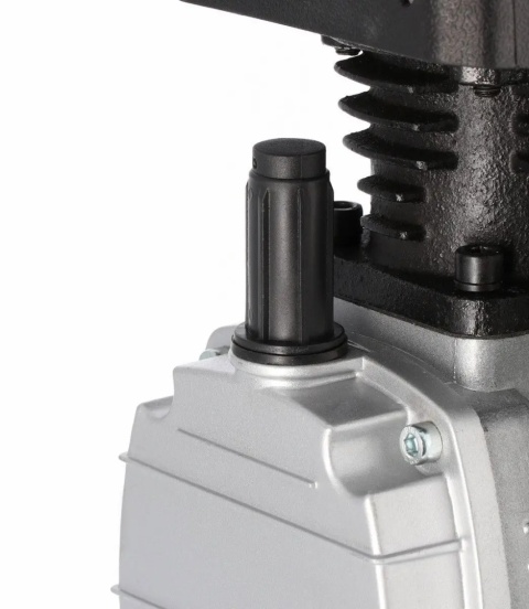 Kompresor olejowy wlew oleju