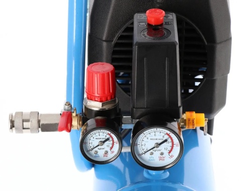 Zegary ciśniania i wyłoncznik kompresora