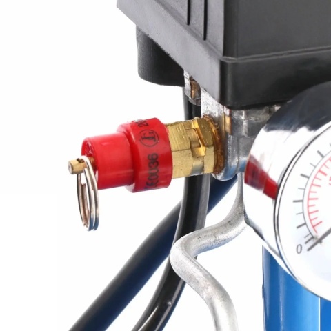 Kompresor olejowy posiada zawór bezpieczenstwa