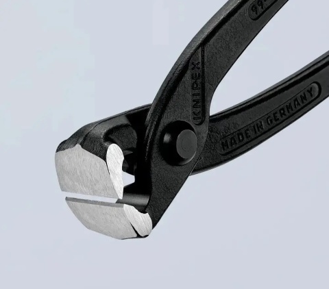 Obraz prezentujący Hartowane ostrza 61 HRC – trwałe i odporne na zużycie.