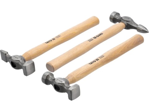Komplet YATO YT-4590 – 3 młotki i 4 kształtki do kształtowania blachy