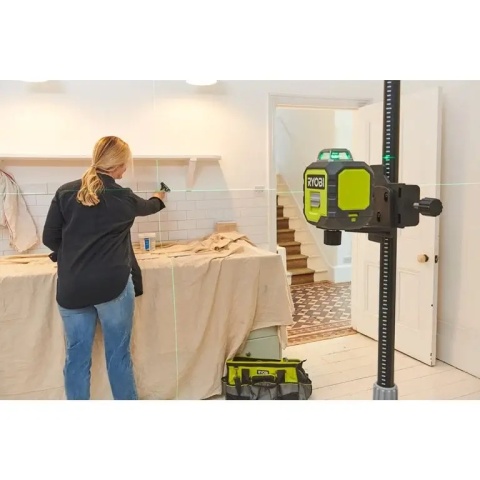 Profesjonalny laser krzyżowy RYOBI 360° do dużych pomieszczeń.