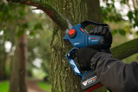 Pilarka Bosch GKE 18V-15 Professional, prowadnica 15 cm. 6008D7000
