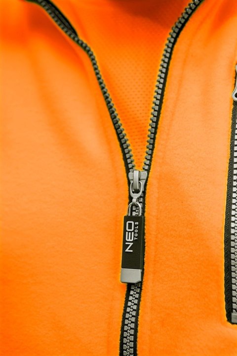 Bluza NEO TOOLS posiada trzy kieszenie zapinane na zamek.
