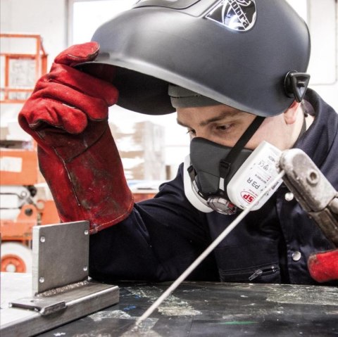 Filtry P3 RD chronią przed pyłami, oparami i cząstkami stałymi.