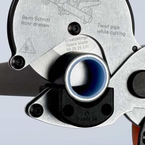 Knipex do precyzyjnego cięcia rur z aluminium i plastiku.