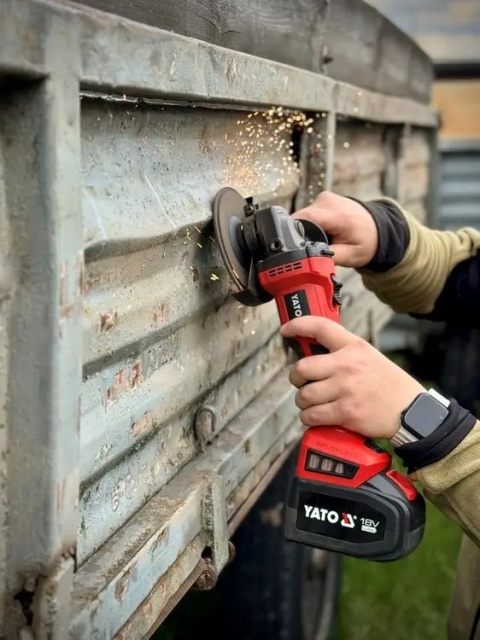 Szlifierka Yato 18V to idealne narzędzie dla profesjonalistów i majsterkowiczów.