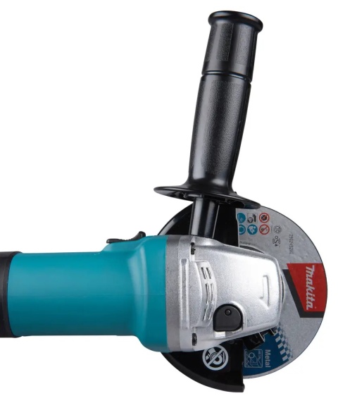 Makita 9558HNR – trwała konstrukcja z labiryntowym uszczelnieniem.