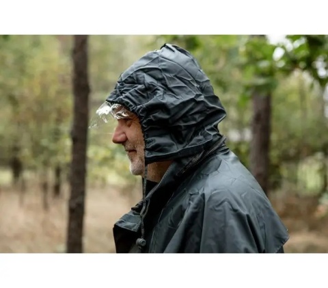 👕 Wysoki kołnierz i regulowany kaptur – lepsza ochrona szyi i głowy przed deszczem XXL