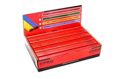Ołówek PRO-BL011 w kolorze czerwonym doskonale widoczny w warsztacie.
