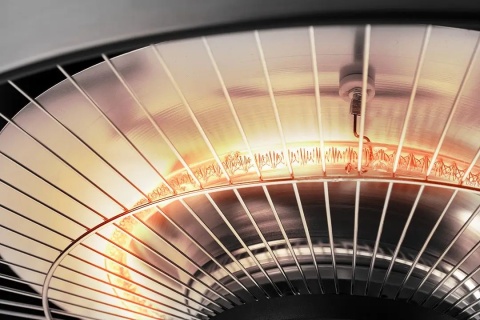 Model 90-037 zapewnia szybkie, bezpośrednie ogrzewanie na podczerwień.