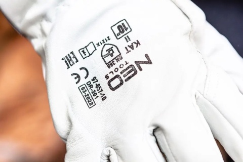 Model 97-657-9 doskonale sprawdza się w warsztacie, magazynie i ogrodzie.