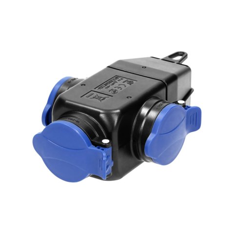 ORNO OR-AE-1346 to rozgałęźnik bryzgoszczelny z trzema gniazdami 2P+Z typu E.