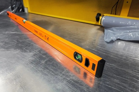 POZIOMICA ALUMINIOWA S300 3 LIBELLE 150CM.