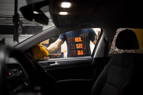 T-SHIRT Z NADRUKIEM MA SIĘ DA ROZMIAR L